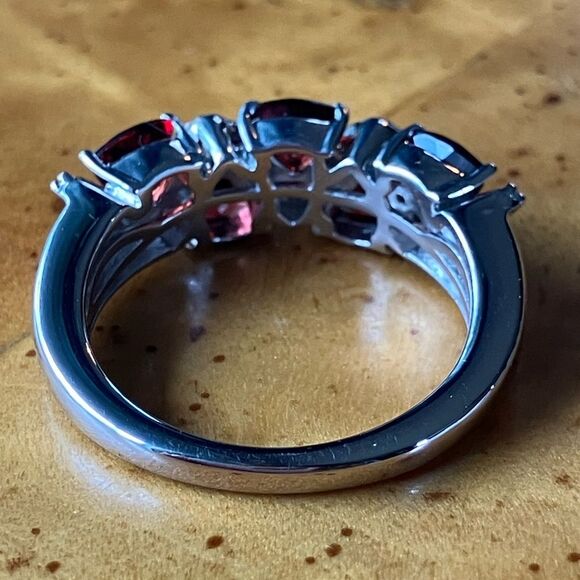 Natural Red Garnet Simulated Diamond Sterling Silver Ring Size 7 - Picture 5 of 9